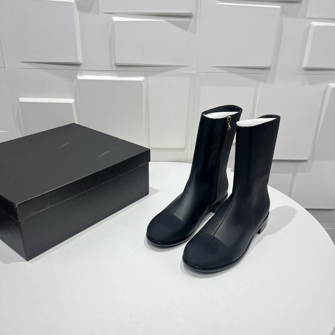 Outono e inverno novo pequeno estilo perfumado oh botas curtas com bloqueio de cor, material de pele de carneiro, pode ser sal e doce.