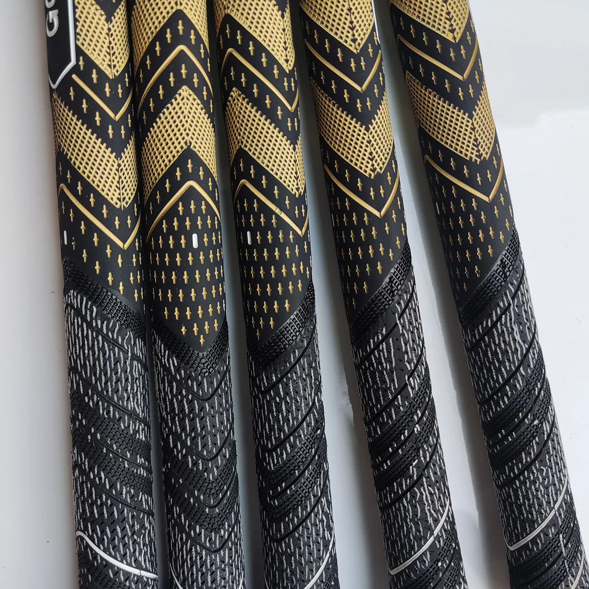 13pcs/lot Standard /Midsize Plus 4 Golf Grip Rubber Golf Grips CottonYarn Golf Club Grips Iron and Wood Grip Universal Golden
