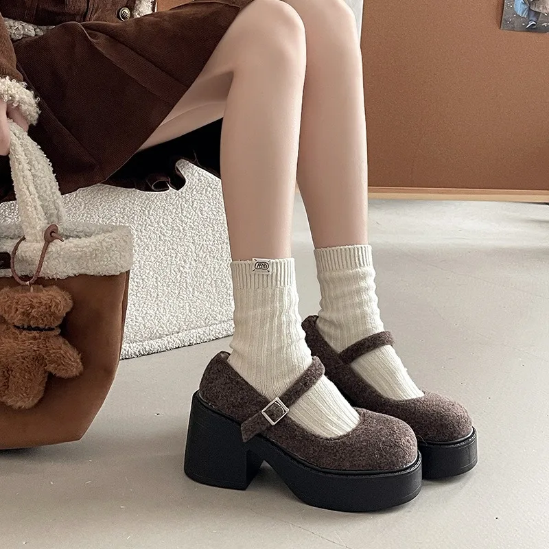 أنيقة عالية الكعب النساء الخريف الشتاء الدافئة الجلد المدبوغ مضخات صندل بكعب مكتنز مشبك حزام الجلد المدبوغ جولة تو الصلبة فساتين راقية الأحذية