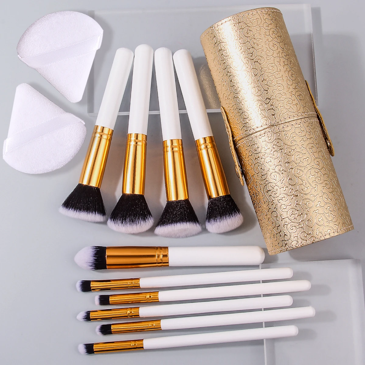 Ensemble de pinceaux de maquillage multifonctionnels à poils souples, manche en bois, bouffantes de poudre triangulaires et seau de rangement portable avec couvercle, 13 pièces