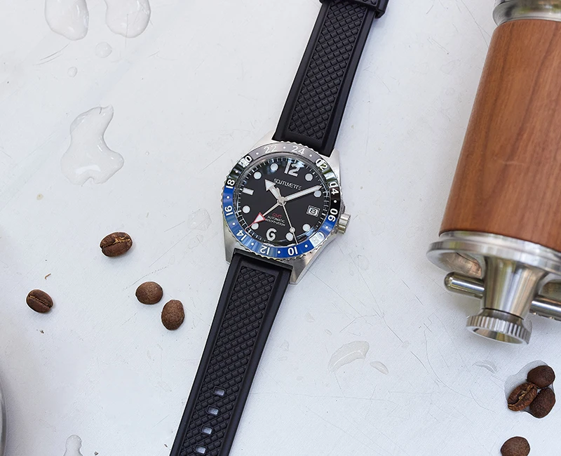 SCUTUMETTE T062 Auto GMT Herrenuhr Dual Time Zweifarbige Keramiklünette Leuchtend im Dunkeln Tägliches Globales Reisen Outdoor 200M Schwimmfestes Gummiarmband – Detail 3
