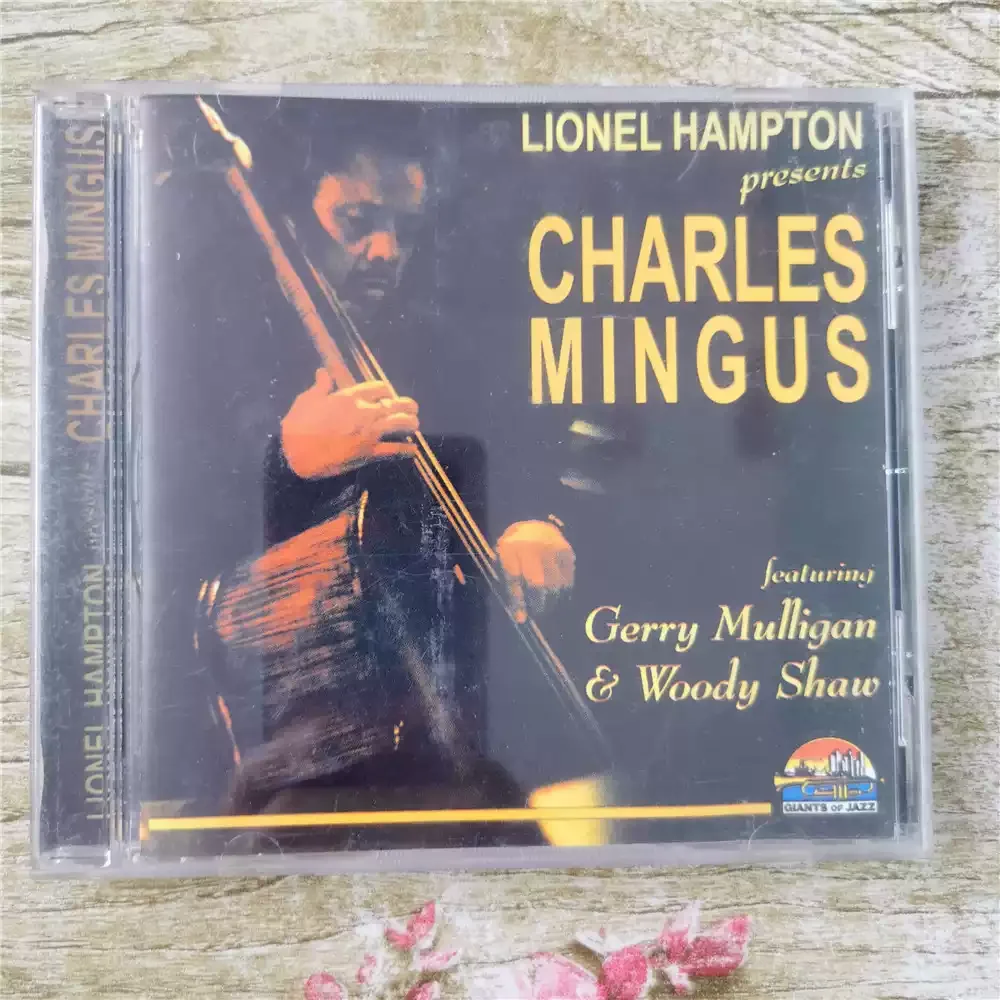 

CD Charles Mingus Lionel Hampton представляет собой классические совместные альбомы один из Минуса, с его подписью,