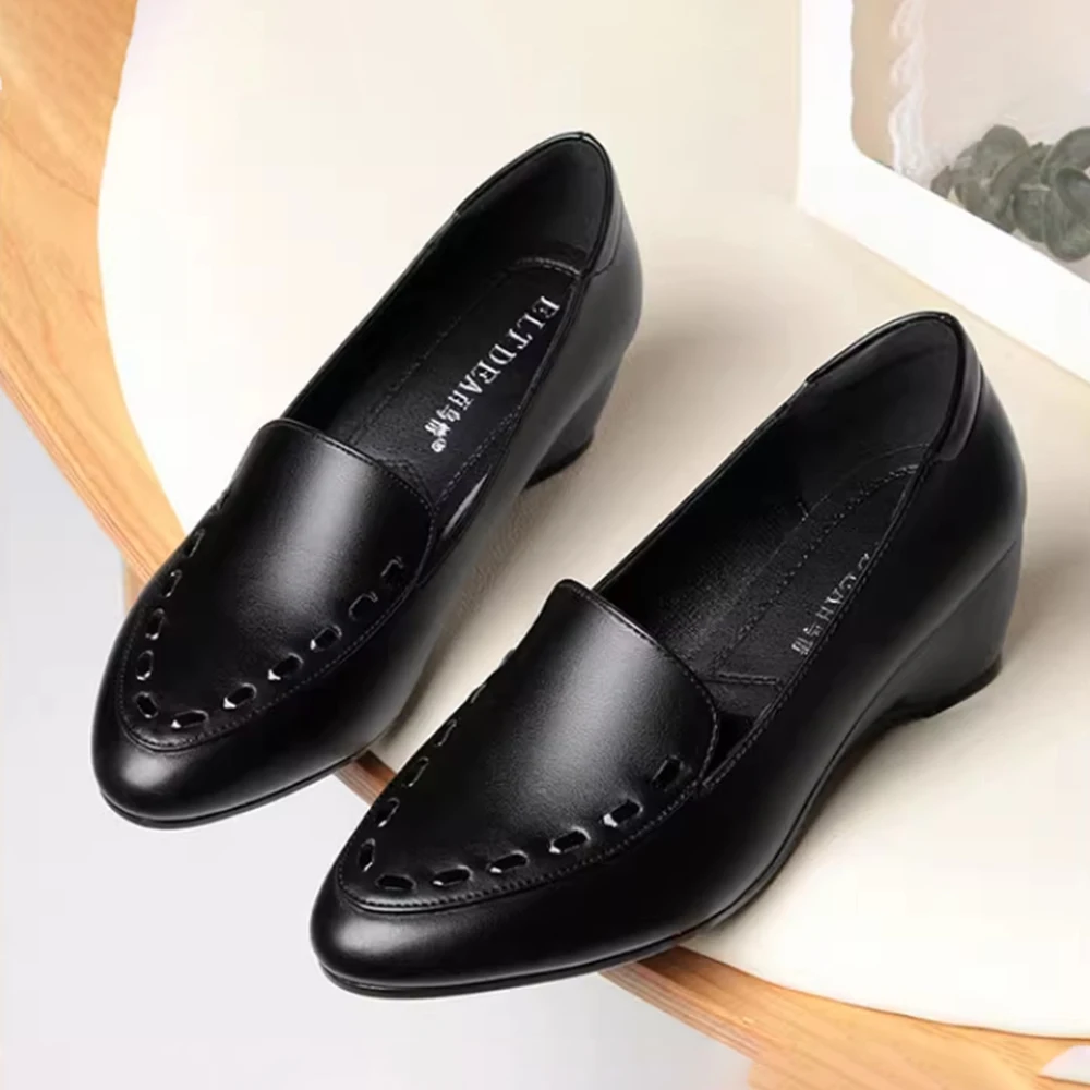 

Spring and autumn new style single leather soft leather comfortable slope heel small round head leather shoes shoes mother shoes