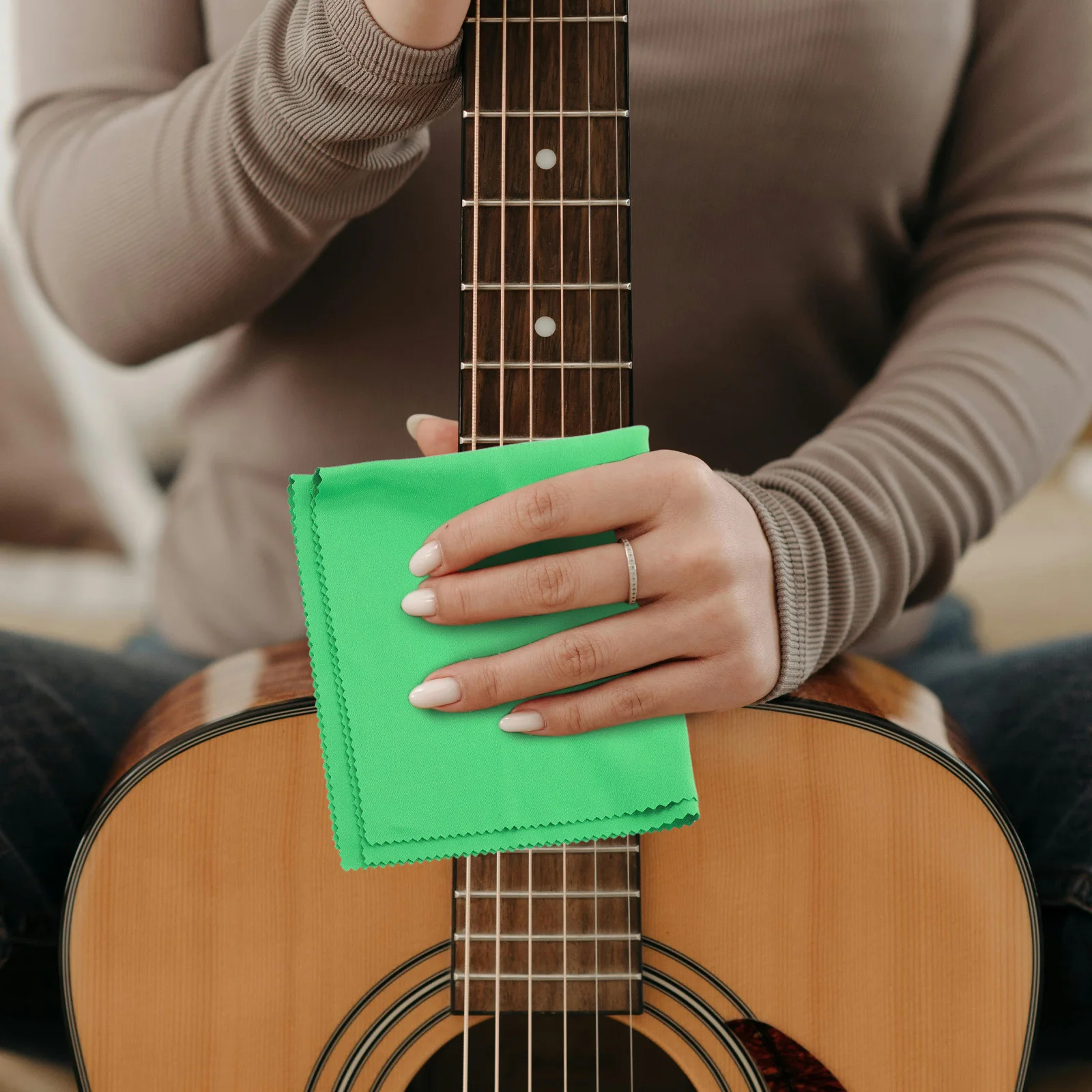 

5Pcs Large Green Soft Polishing Cloth Kit for Guitar Piano Violin Saxophone Flute Musical Instrument Cleaning Cloth