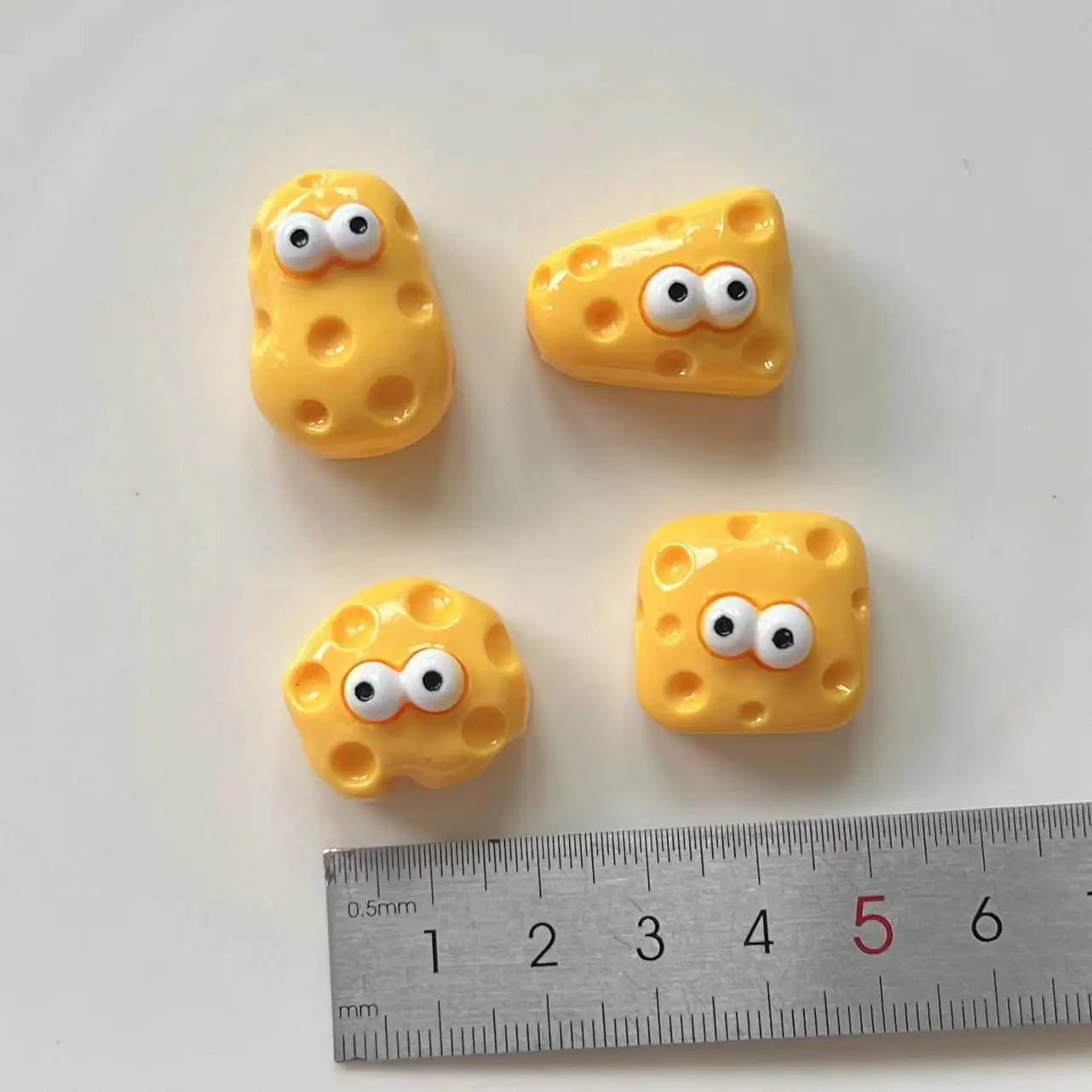 5 Stuks Miniso Serie Gele Koekjes Cartoon Hars Flakback Cabochons Diy Ambachten Materialen Sieraden Maken Charmes