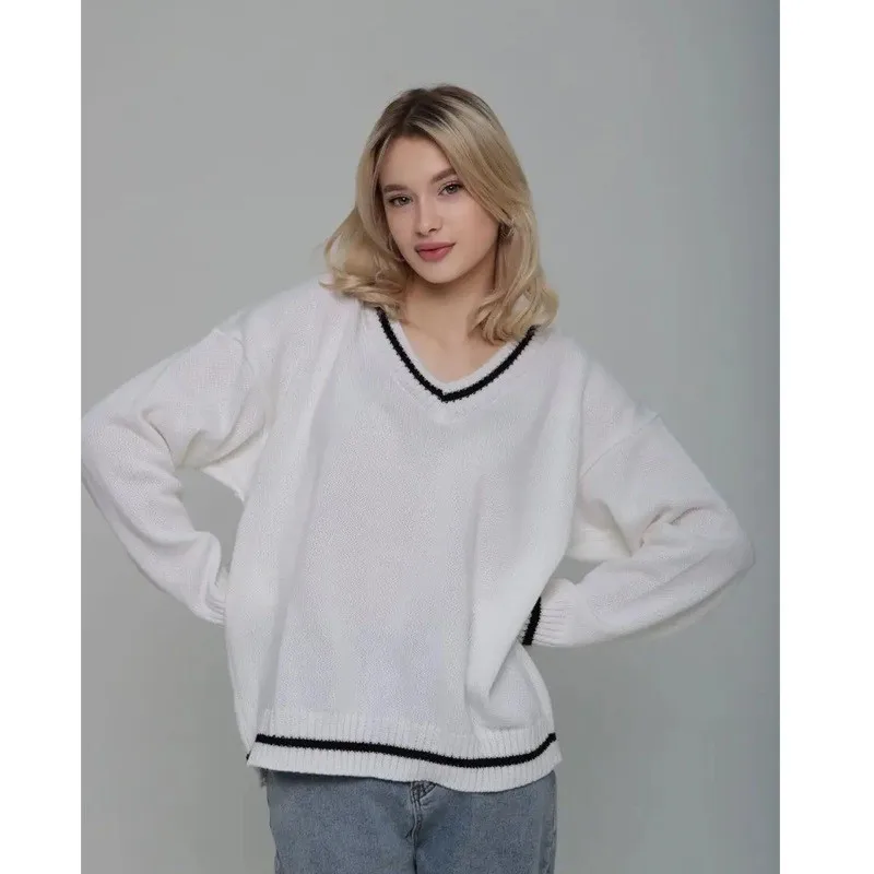 

Emboridered Knit V-neck Pullover Y2K Sweater 202604