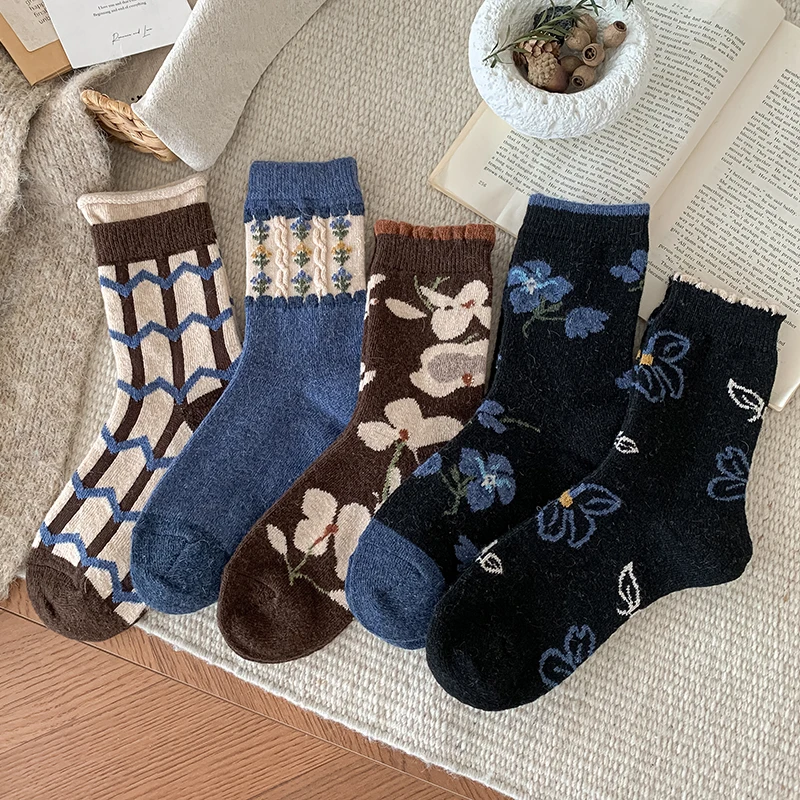 Retro Socks For Women Thick New Trendy Comfort Casual Crew Socks Breathable Wool Korean Style Flower Socks Female Breathable