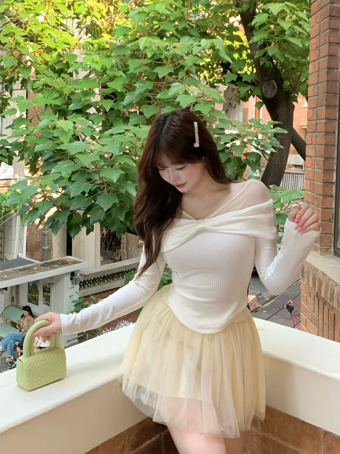 

Cute Face Hero Lady Winter New Sle Pure Desire Bal Knot One oulder Me Splicing Top Women's Faion