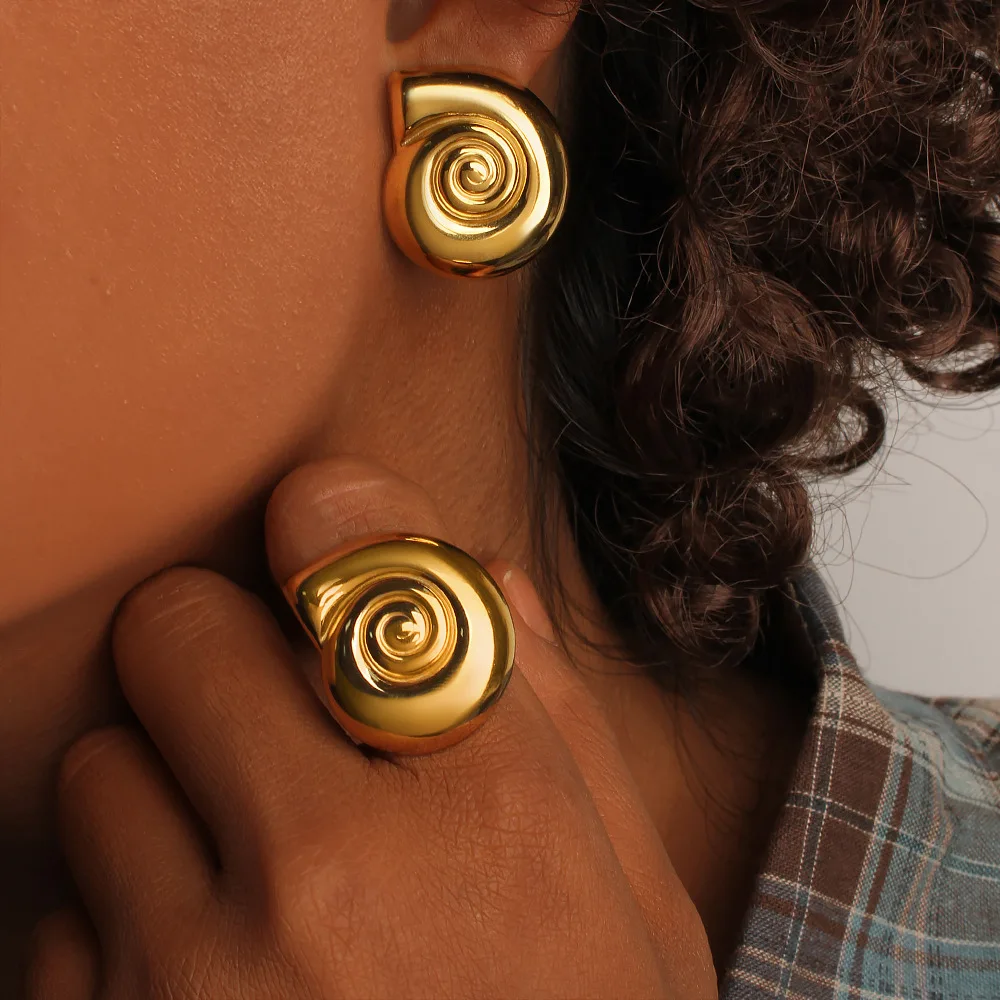 Pendientes y anillo de concha estilo océano, acero inoxidable con chapado en oro de 18 quilates, pendientes y anillo simples de caracol de verano...