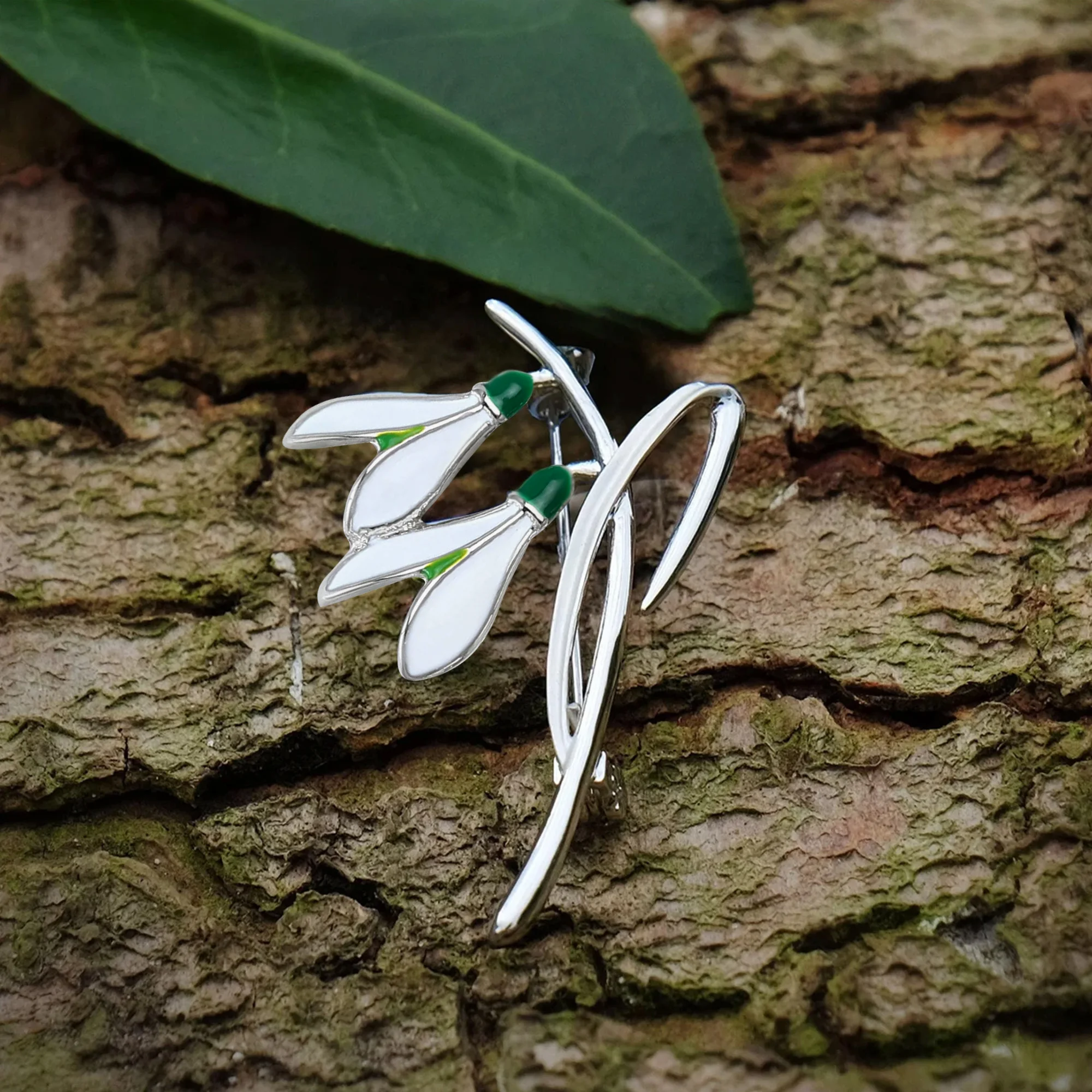 Beaut&Berry Luxury Snowdrop White Flower Brooches for Women Plant Pins Casual Party Friends Accessories Fashion Gifts Decoration