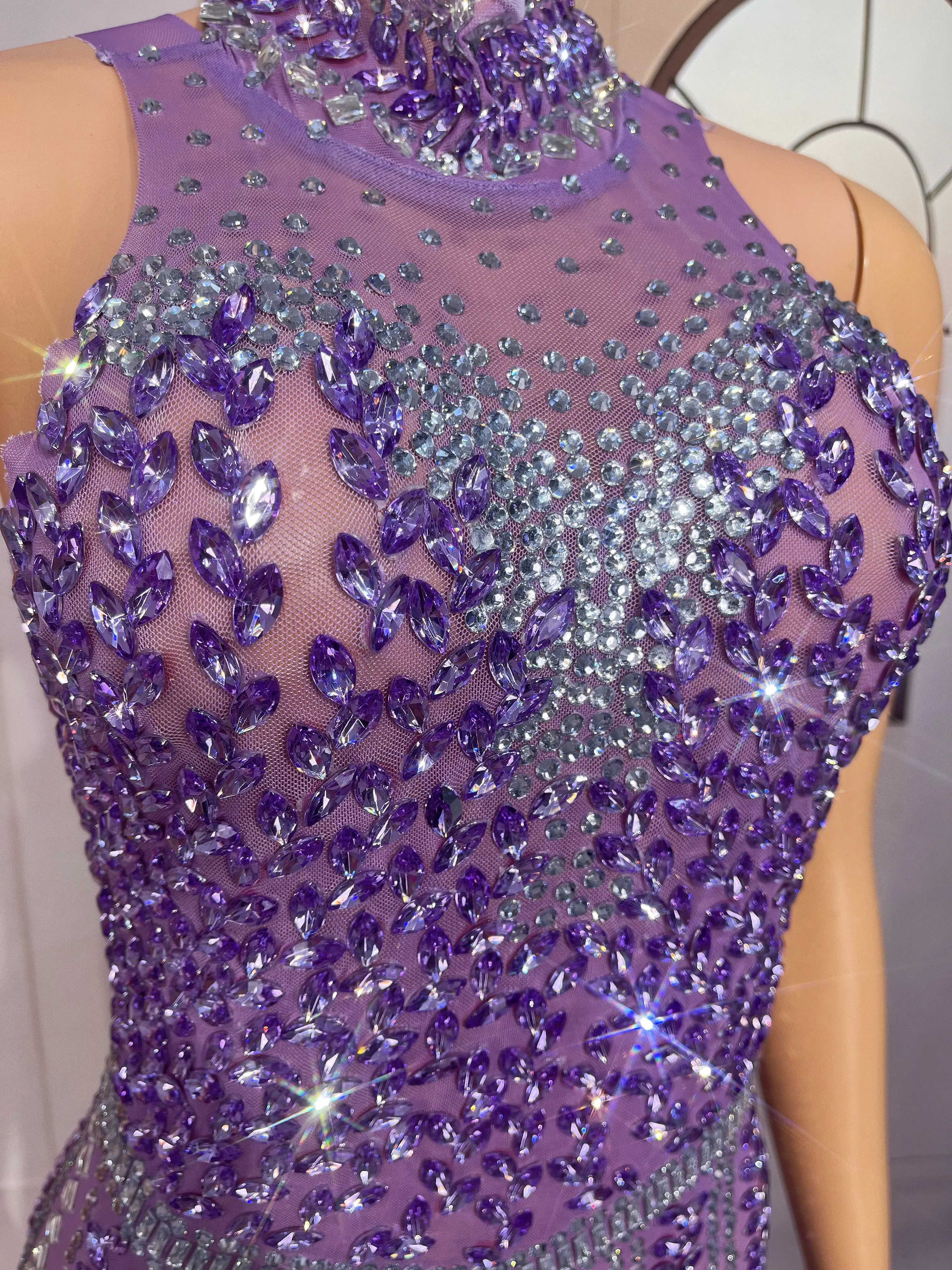 Vestido de noche morado elegante para mujer, vestido largo sexi de malla transparente con diamantes de imitación brillantes, traje de fiesta de graduación, disfraz de alfombra roja Zizi