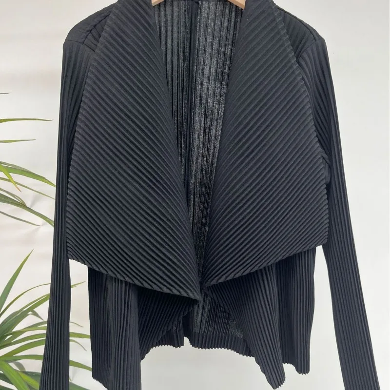 Miyake Pleated 2024 Irregular Design Short Coat Cardigan Autumn New Fashion Casual Buckle Top Coat Cropped Cardigan