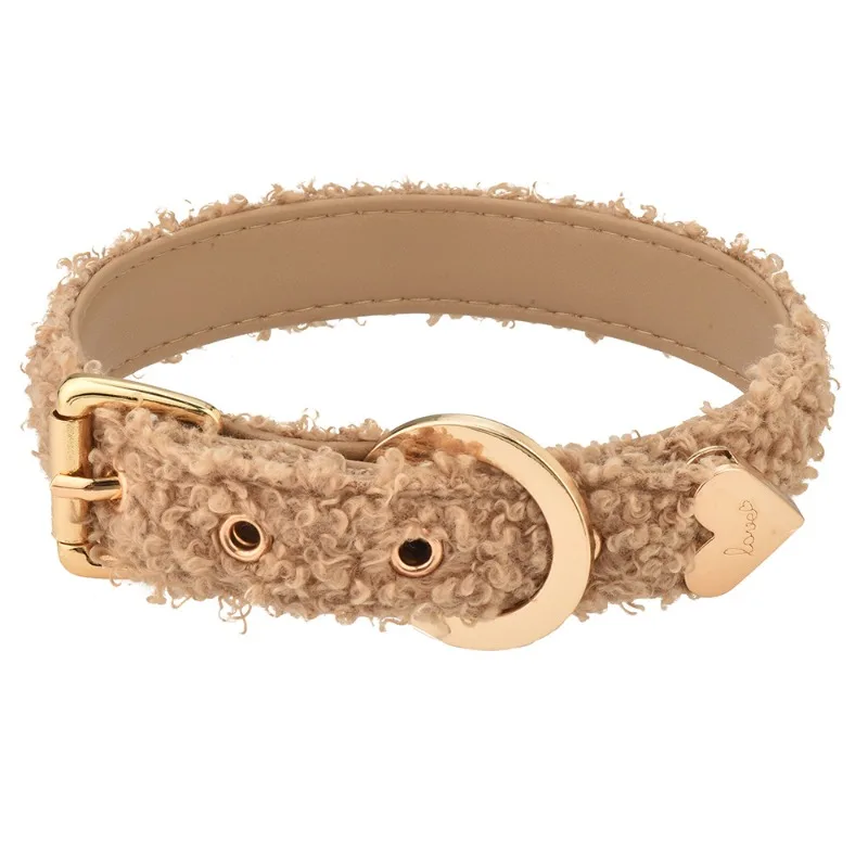 新しいレディースネックレス、ベルネックレス、ハート型のパンクサブカルチャーレザーネックレス、ロマンチックなベルト