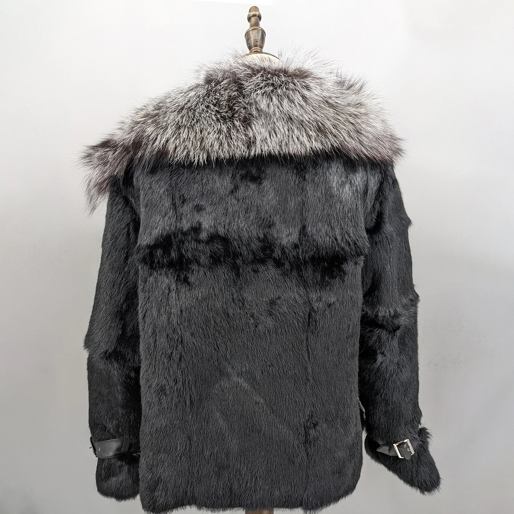 เสื้อโค้ทขนกระต่ายแท้สำหรับผู้หญิงพร้อมคอปกขนสุนัขจิ้งจอกสีเงิน