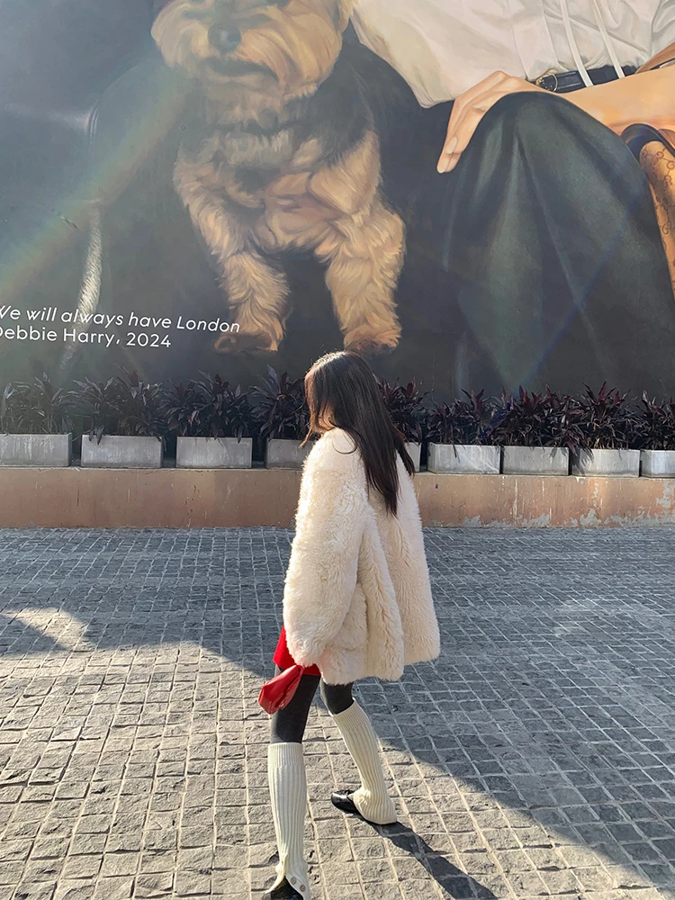 معطف نسائي شتوي جديد من الفرو الأبيض الطبيعي بالكامل، بأكمام طويلة، سميك، على الطراز الكوري، بطول قياسي، مناسب للتنقل اليومي