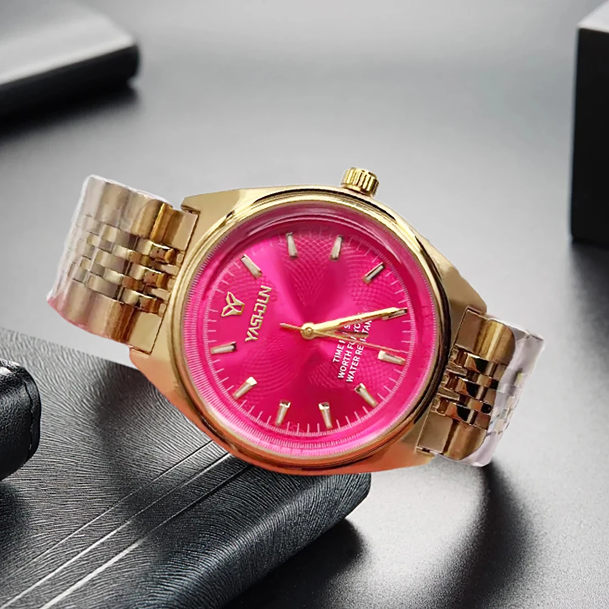 YASHIDUN 2025新作 レディース腕時計 クォーツ腕時計 高級 シンプル文字盤 ラグジュアリーゴールドカラー レディース ヴィンテージ腕時計 防水