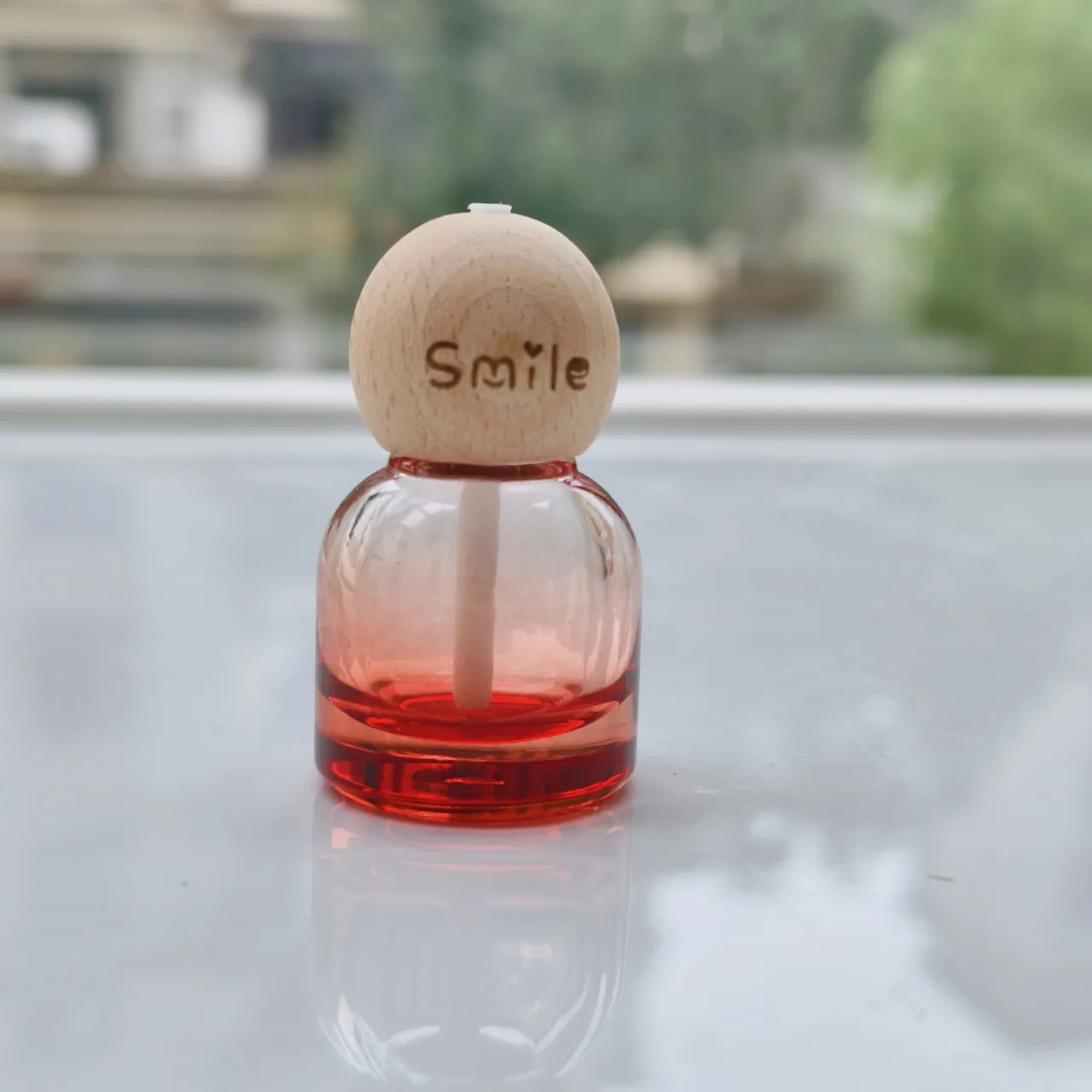 Elegante bottiglia per diffusore di aromi Elegante arredamento per la stanza Contenitore riutilizzabile per olio essenziale Diffusore di olio essenziale Bottiglia di vetro vuota