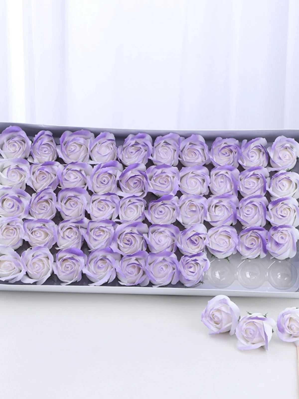 

Handmade Tee-Layer Rose Soap Flower Head DIY Material from Flower op with Ice Blue Base And Sti for Creative Gifts