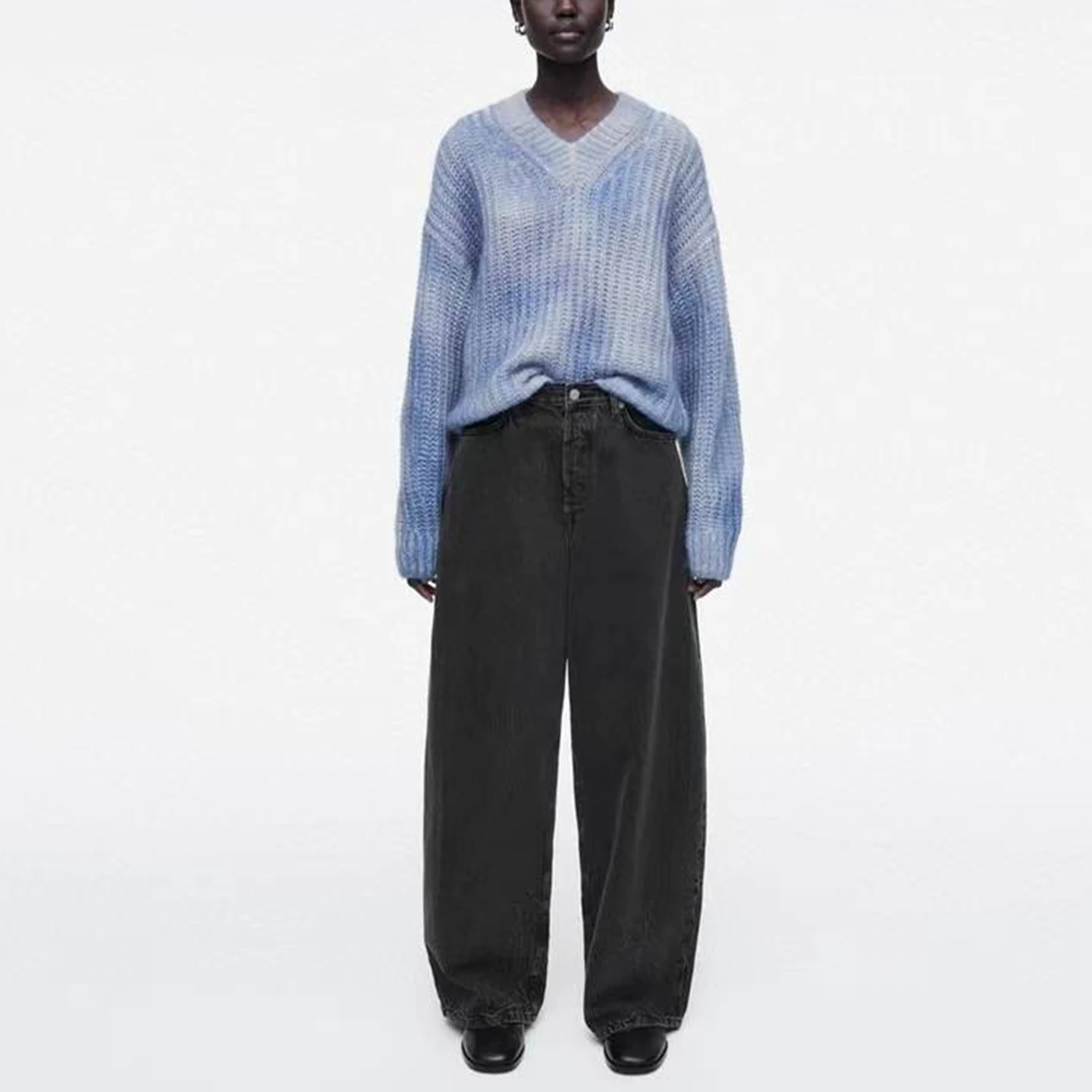 Suéter com Efeito Spray em Decote V Estilo F Nova Chegada da Marca Z Estilo Europeu Top Tricotado Moda Fena