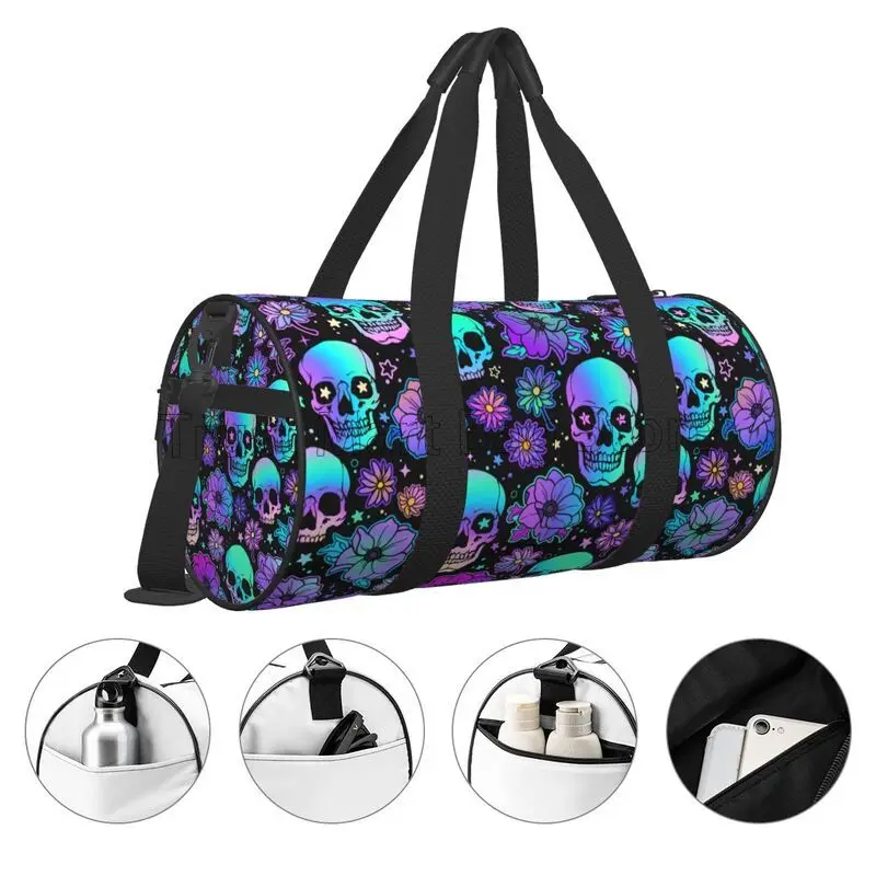 Flores e crânios imprimir mochila de viagem preta, impermeável esportes Tote Gym Bag, bagagem dobrável, Weekender Overnight Bag