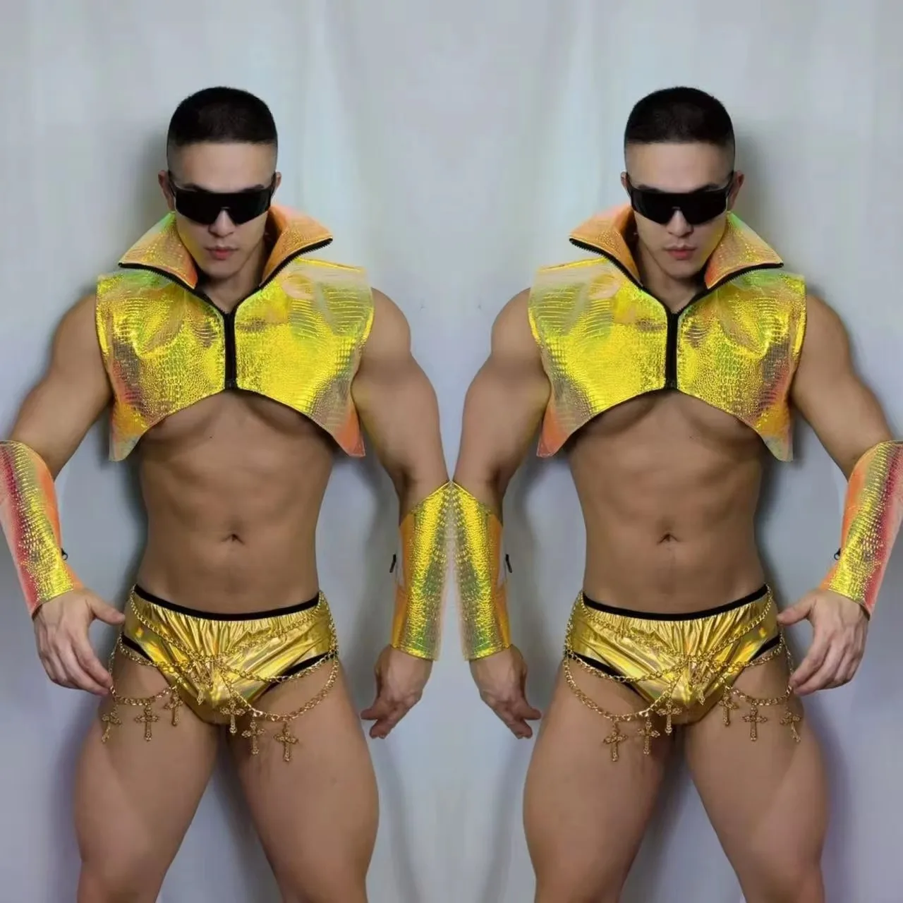

Men Sexy Gold Armor DJ Gogo Dancer Costume Waist Chains Nightclub Bar Stage Performance Rave Outfit Team Party Show Shorts
