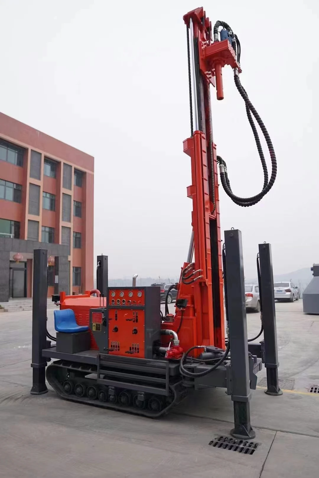 Impianto di perforazione per pozzi d'acqua da 2025200 m Impianto di perforazione per pozzi d'acqua in vendita Impianto di perforazione idraulico per pozzi d'acqua