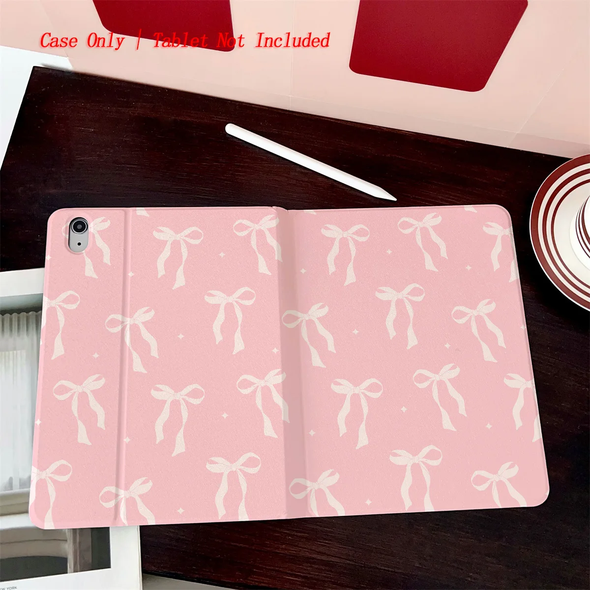 ペンホルダー付きブック型iPadケース、ピンクのリボンとパン柄、オートスリープ/ウェイク機能、シンプルでフレッシュなスタイル（Pro/Air/Miniシリーズ対応）