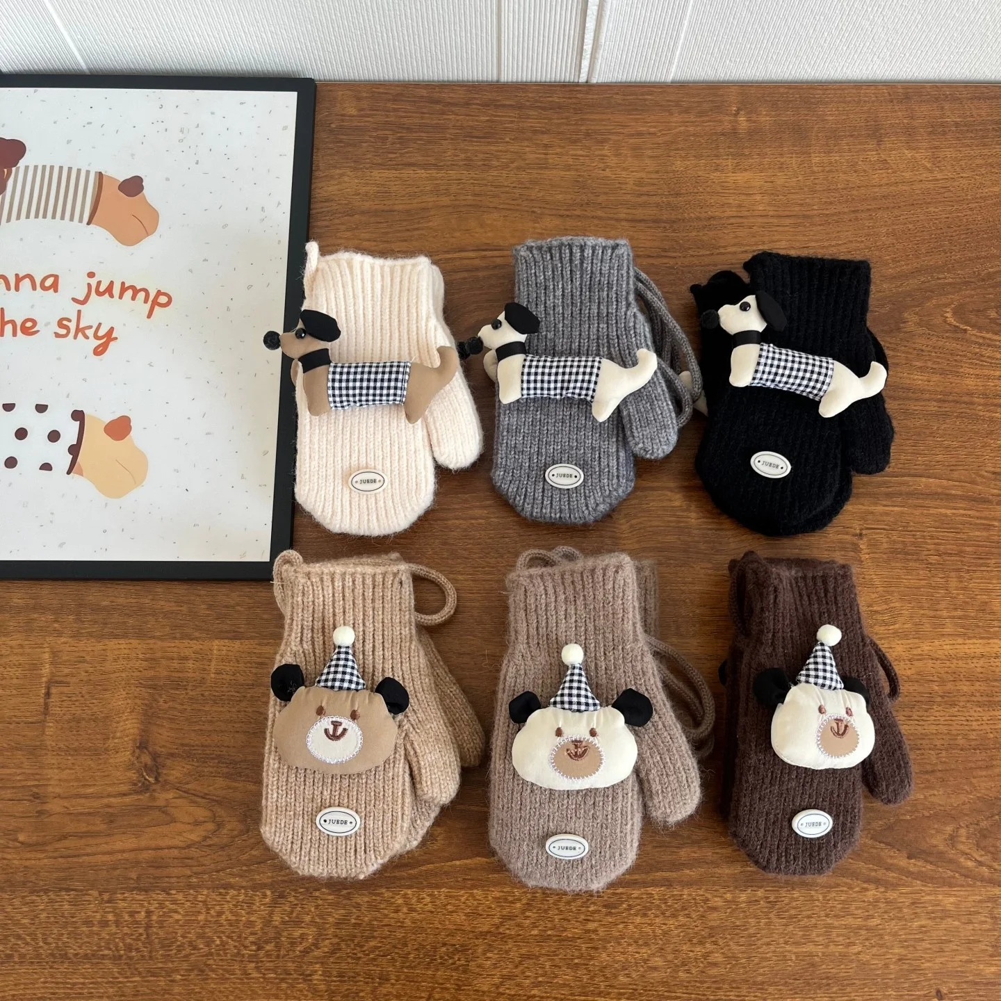 قفازات شتوية دافئة مضادة للانزلاق للأطفال بتصميم كرتوني لطيف مبطنة بالصوف للارتداء اليومي للفتيات الصغيرات والأولاد