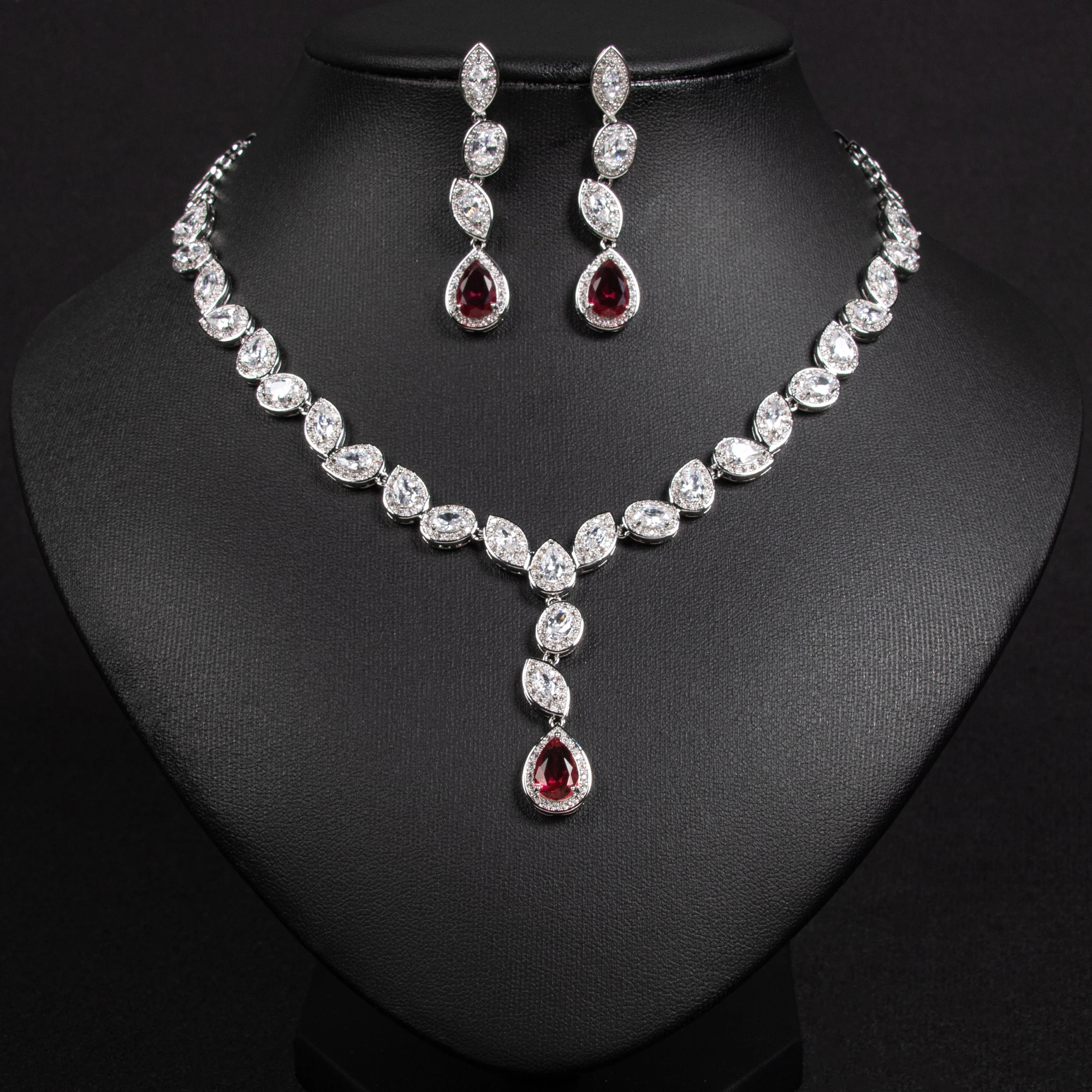 Fashionable long water droplet shaped cubic zirconia necklace earring set for women's weddings and engagements