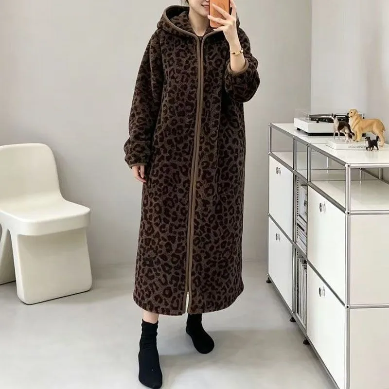 FallenVex Store Retro Ladies Hooded Leopard Plush Bathrobe Zip‑Up Long Length Thick Fuzzy Warm Loose Home Sleepwear Outerwear