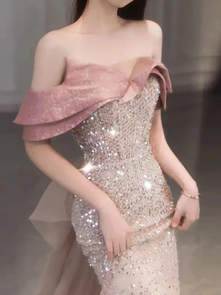 

One-shoulder light luxury and niche fishtail host banquet dress
