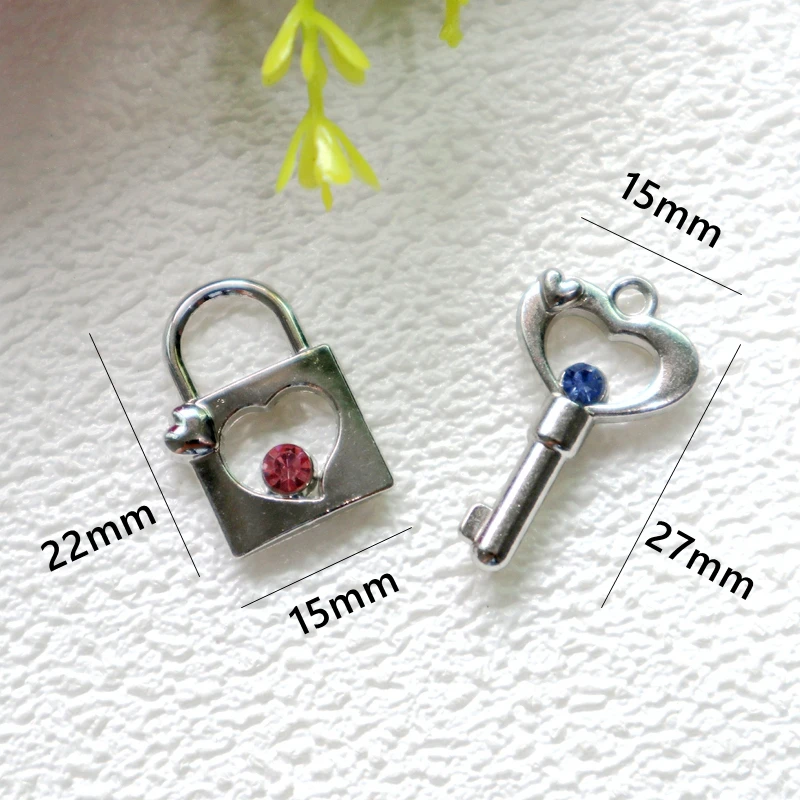 10PCS Unique Love Key Lock 3D Pendant Fashion Shining Charms DIY Necklace Bracelet Jewelry Keychain Decoration Dangle Accessory