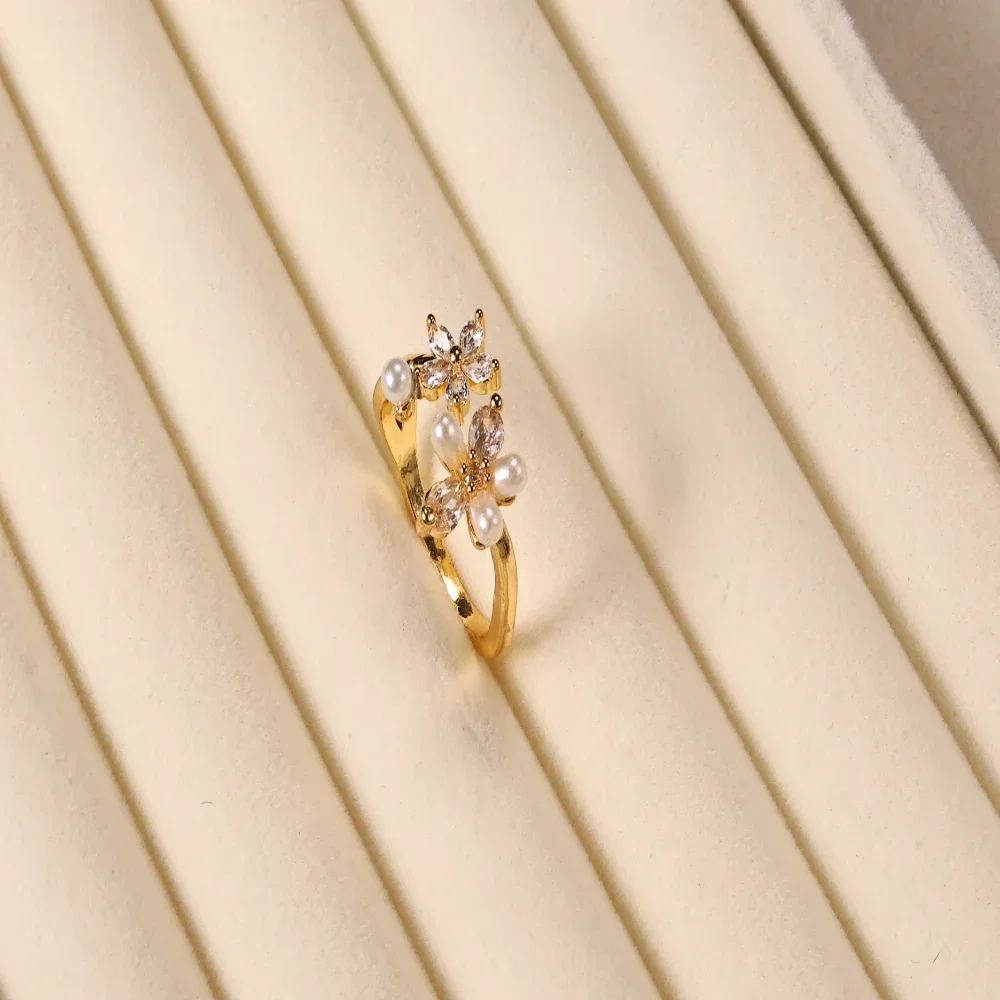 

In 2025, the new fashion niche design has a high-end temperament, bird's song, floral fragrance, slightly inlaid with zircon, li