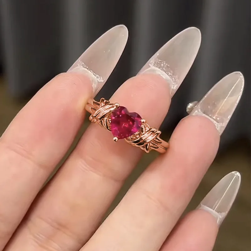 New 100% S925 Silver High Carbon Diamond Ring 7 * 7 Heart shaped Red Corundum Fashion and Simple Wedding Jewelry