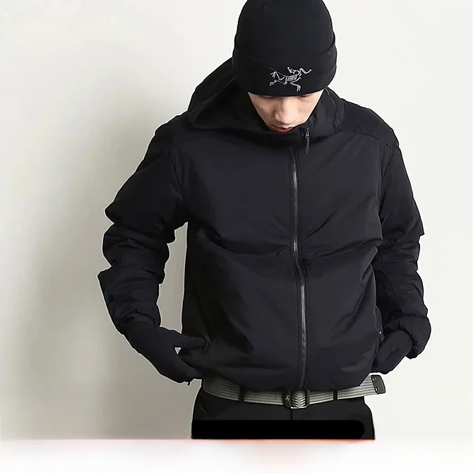 

Зимняя куртка унисекс End of Year Big S: легкая, теплая, с капюшоном, из хлопка и полиэстера, для активного отдыха, молодежная, приталенного кроя.