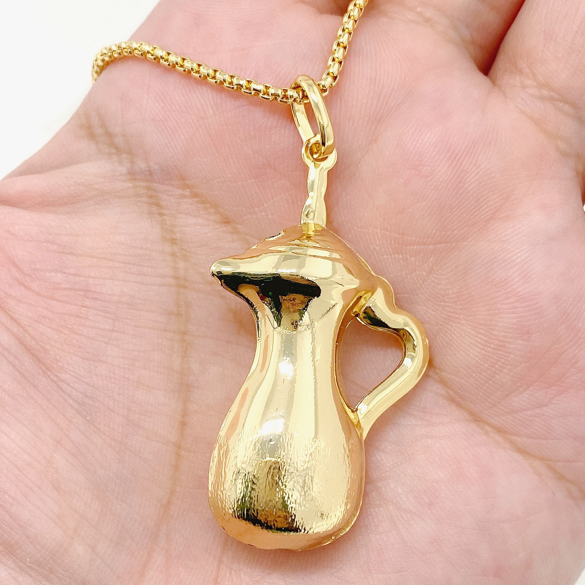 New Lovely Gold Plated Vintage Design Water Bottle Jug Pendant Necklace Coffee Pot Pitcher Jewelry