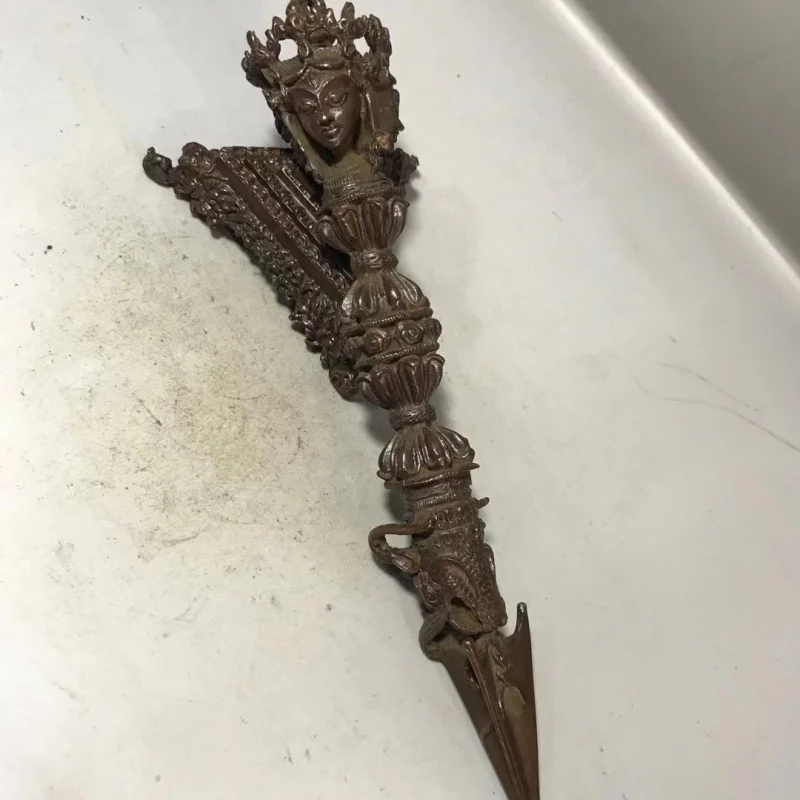 

Vintage Patina Three-Sided Tantric Vajra Pestle Demon-Slaying Pestle Vajra Ornament Buddhist Ritual Instrument Copper Craft