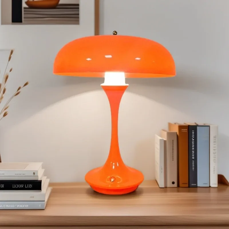 Mushroom desk lamp Nordic premium atmosphere light Internet celebrity charging bedroom bedside