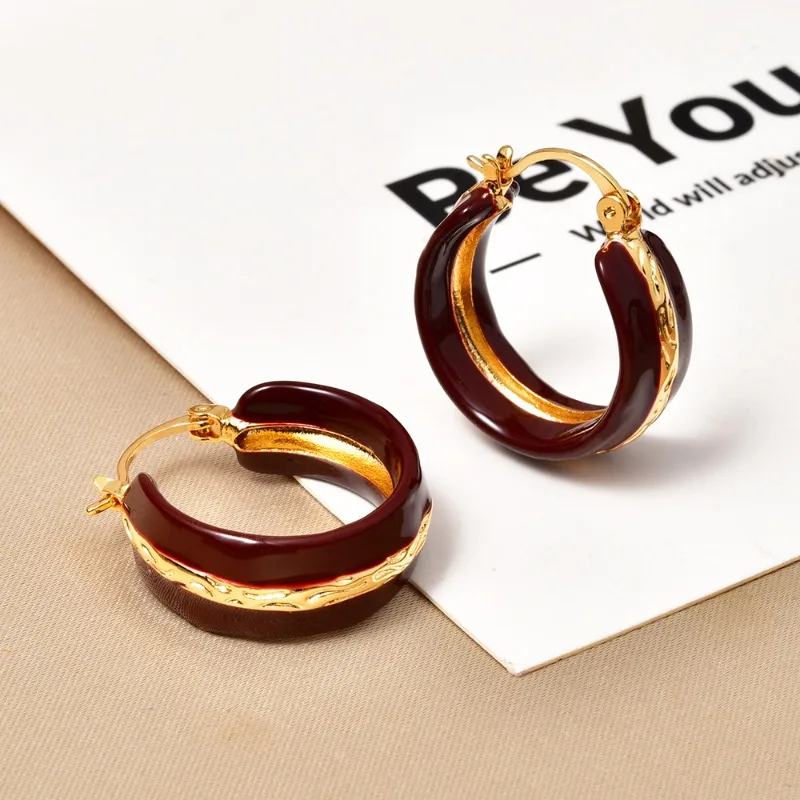 Autumn/Winter New Arrival: Melard's Dramatic Leopard Print Velvet-Coated Ear Studs Stylish and Versatile Earrings