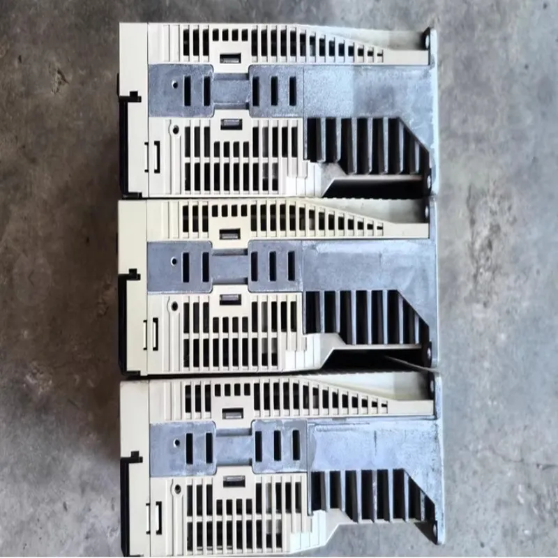 

New Original Drive SGDV-120A05A SGDV-2R8A11B SGDV-R90A11B SGDV-7R6A11A00 SGDV-2R8A01A SGDV-R90A15A SGDV-1R6A11B002000