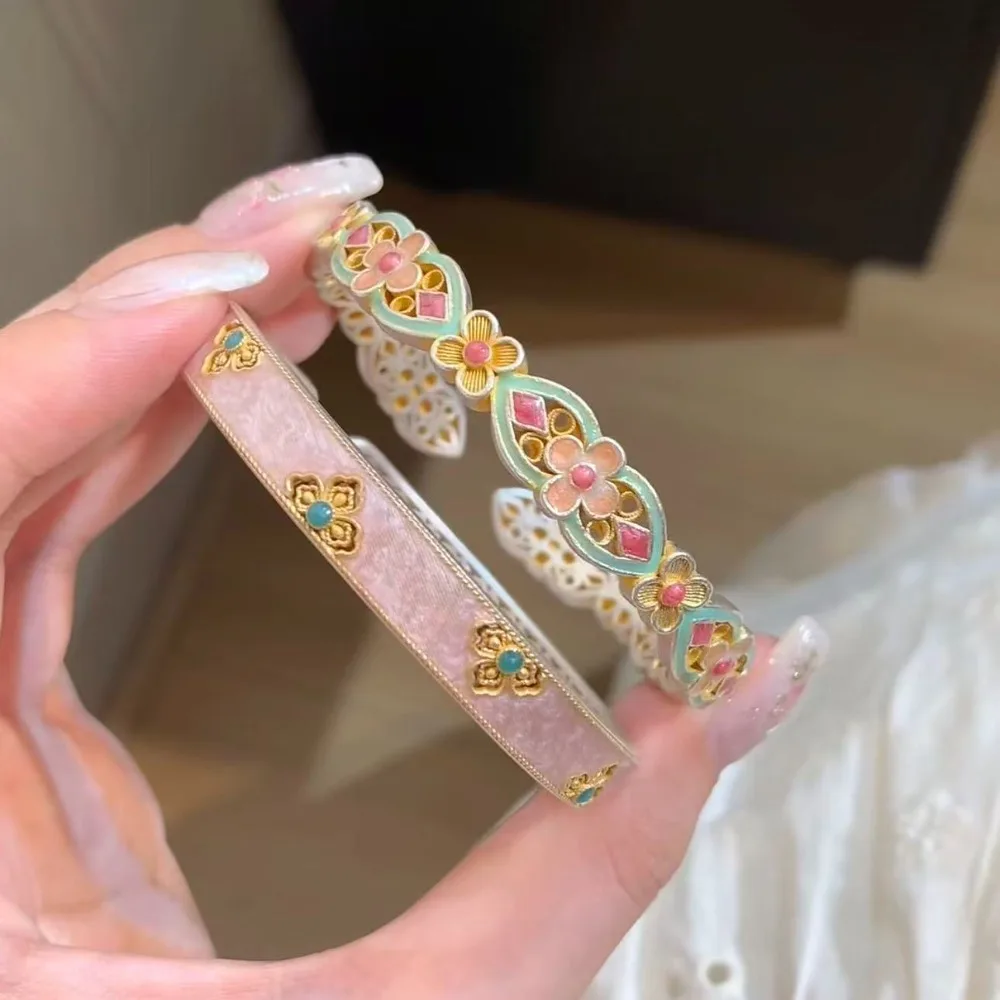 Ethnic Chinese Court-style Floral Cuff Bracelets for Women Retro Pink Enamel Inlay Gold Luxury Jewelry Hand Ornament Bangle Gift