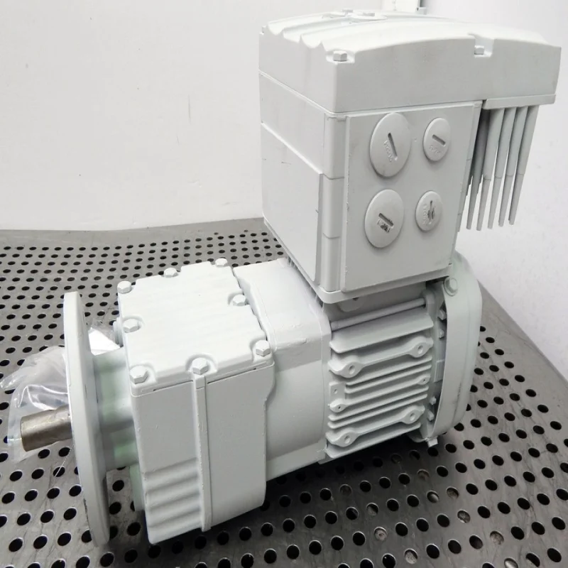 New Original&PLC RF17 DRS71S4/MM07/M0/LN RF17DRS71S4MM07M0LN I = 7.55 *Ultimate Value*In Stock