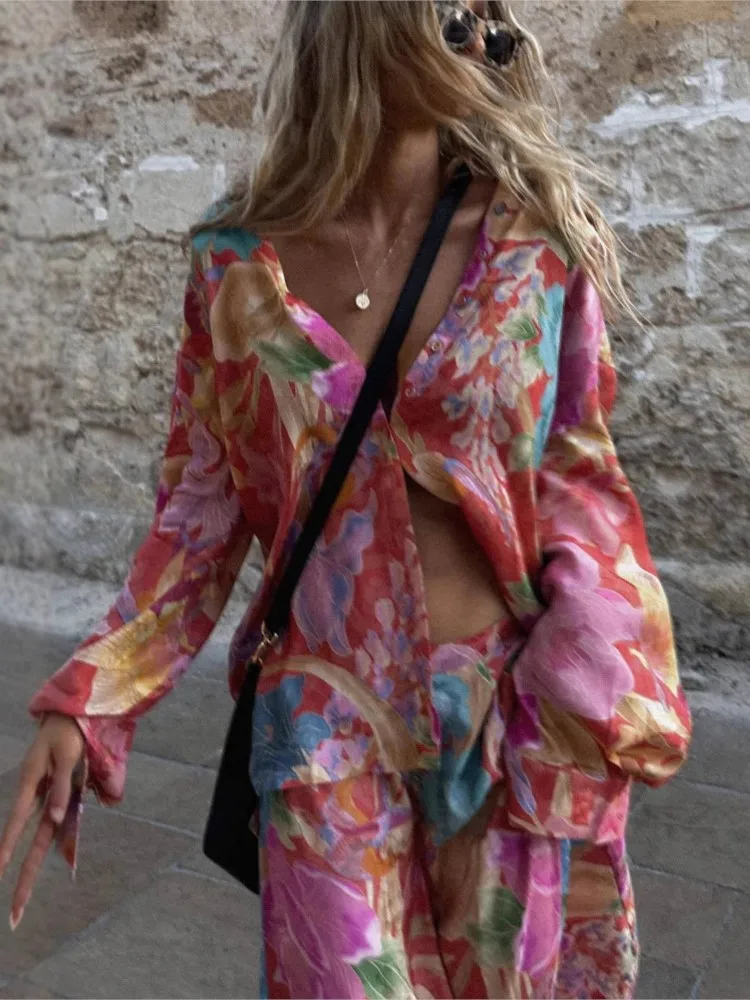 

Autumn Casual 2 Pieces Set For Woman Beachwear Two Piece Outfits Woman Vintage Loose Commuting Fashion Printed V-neck Vacation