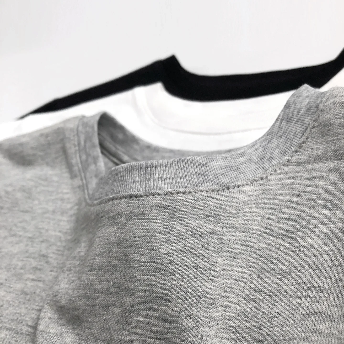 Herbstliches Baumwoll-T-Shirt für Kinder, einfarbig, im koreanischen Stil, mit langen Ärmeln, locker geschnitten, für Jungen und Mädchen, Größe 2-7 Jahre, weiche und atmungsaktive Kinderkleidung. – Detail 5
