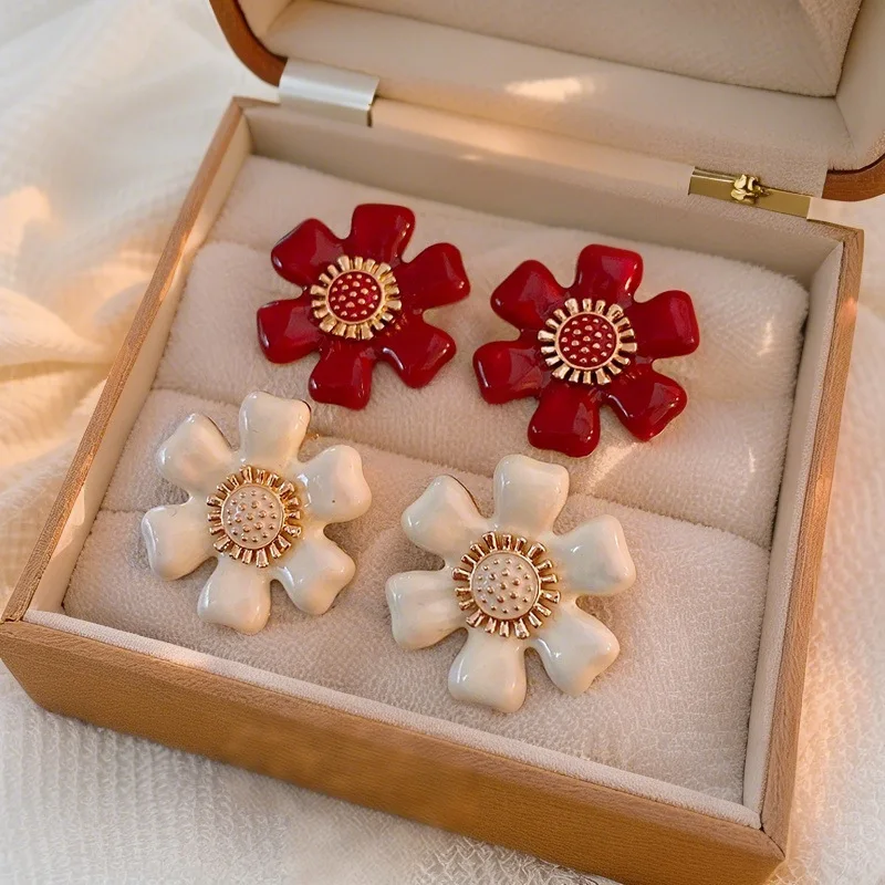 925 Silver Needle Korean Fashion Drip Oil Flower Earrings For Women Jewelry 2026 Trending New Women's Red Black White Earrings