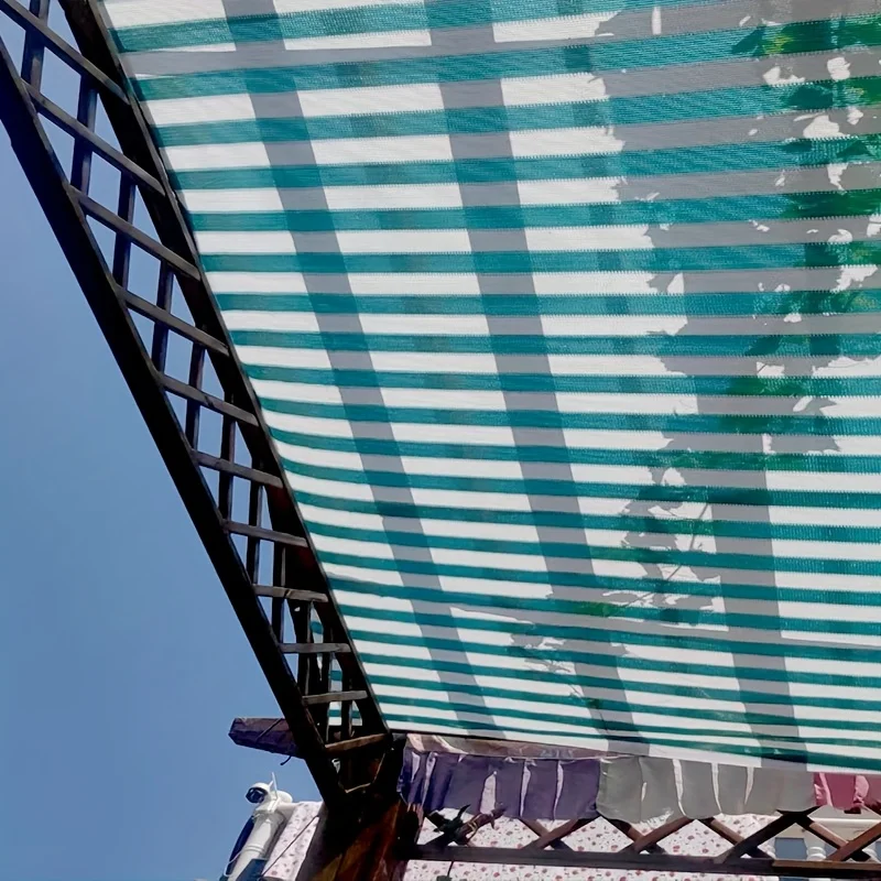 

Садовый солнцезащитный козырек и солнцезащитная сетка изготовлена из ткачества высокой плотности, с хорошей светозащитой и долговечностью. Подходит для