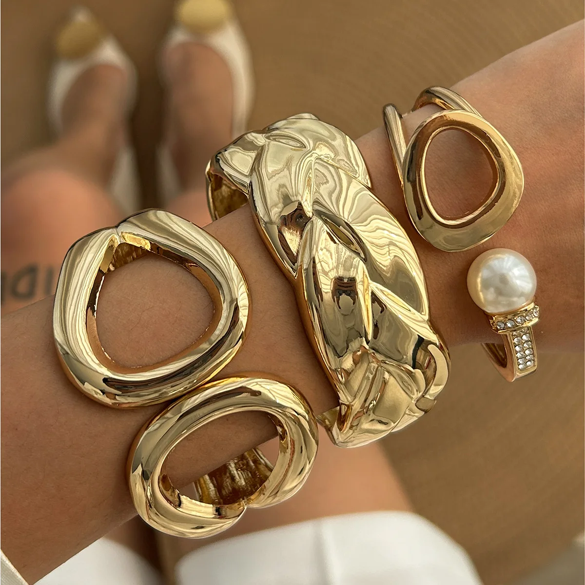 Złoty kolor Punk Hip Hop szerokie nieregularne bransoletki bransoletki dla kobiet bransoletki z imitacji pereł biżuteria Femme akcesoria Manchette