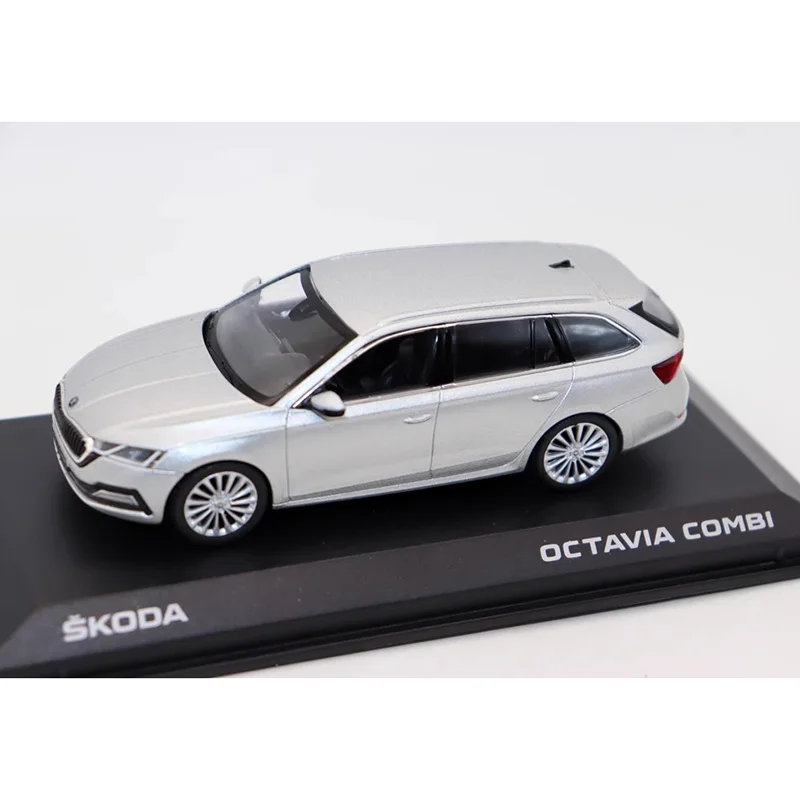 1:43 Scale Skoda Octavia Combii A8 Travel Alloy Car Model Collection Ornaments Vehicle Toy