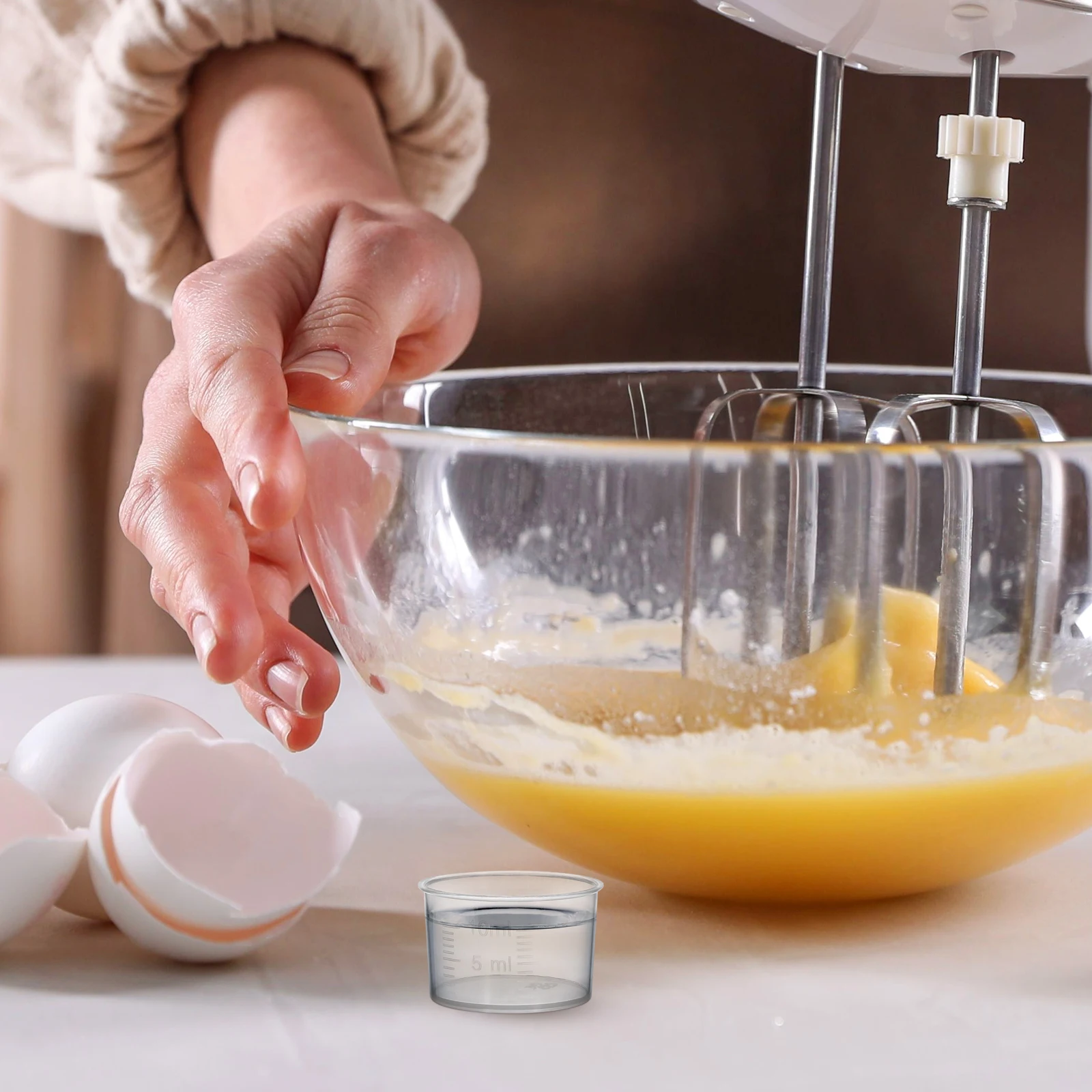 

100pcs Plastic Measuring Clear Reusable Liquid Measurement Scale Marked Kitchen Laboratory Graduated Cups For Water Volume