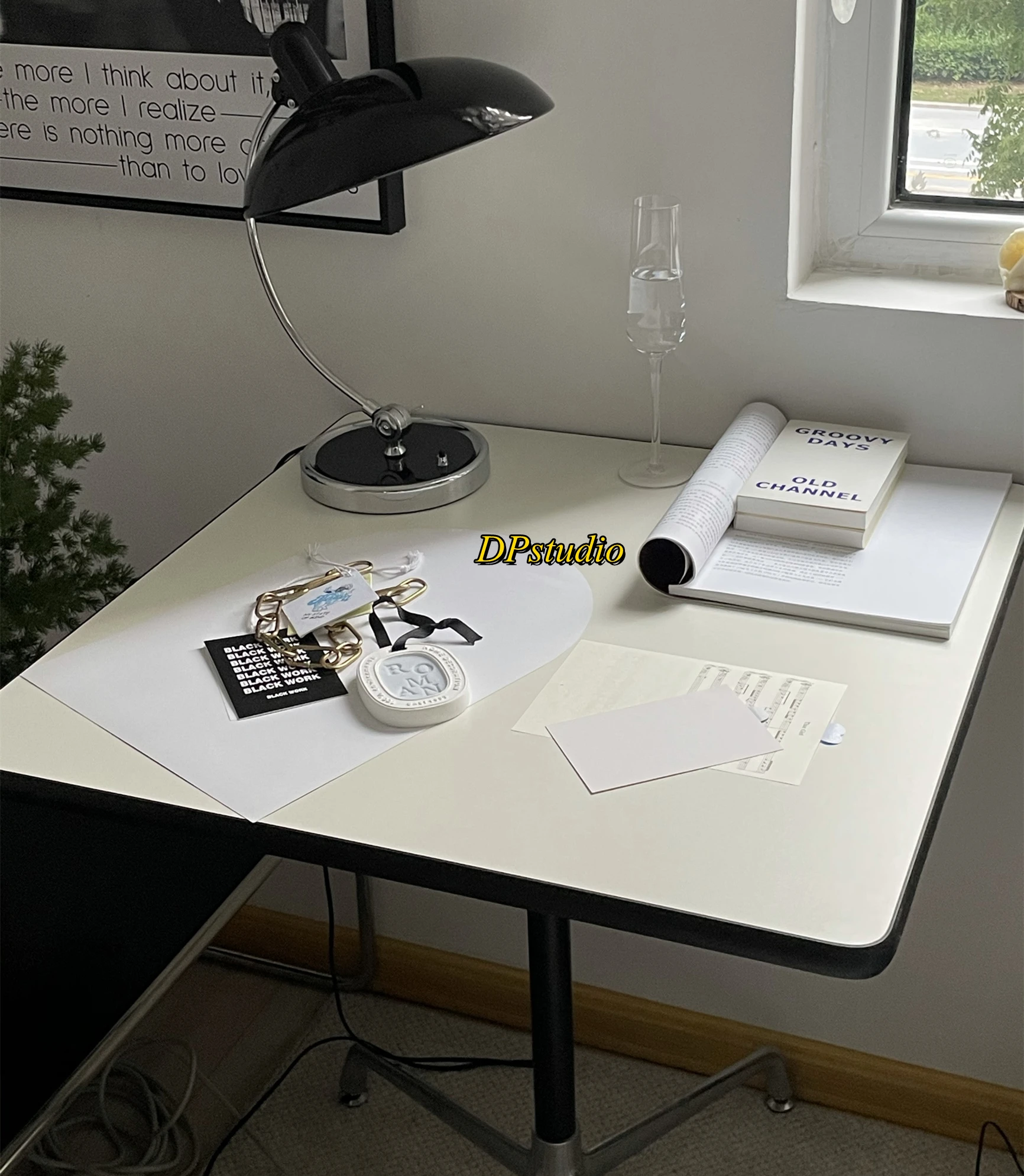 Small bedroom dining table simple square black edge white desktop office